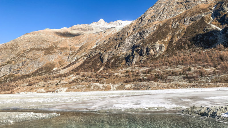 Mont Miné Glacier: Autumn walk in a lunar scenery